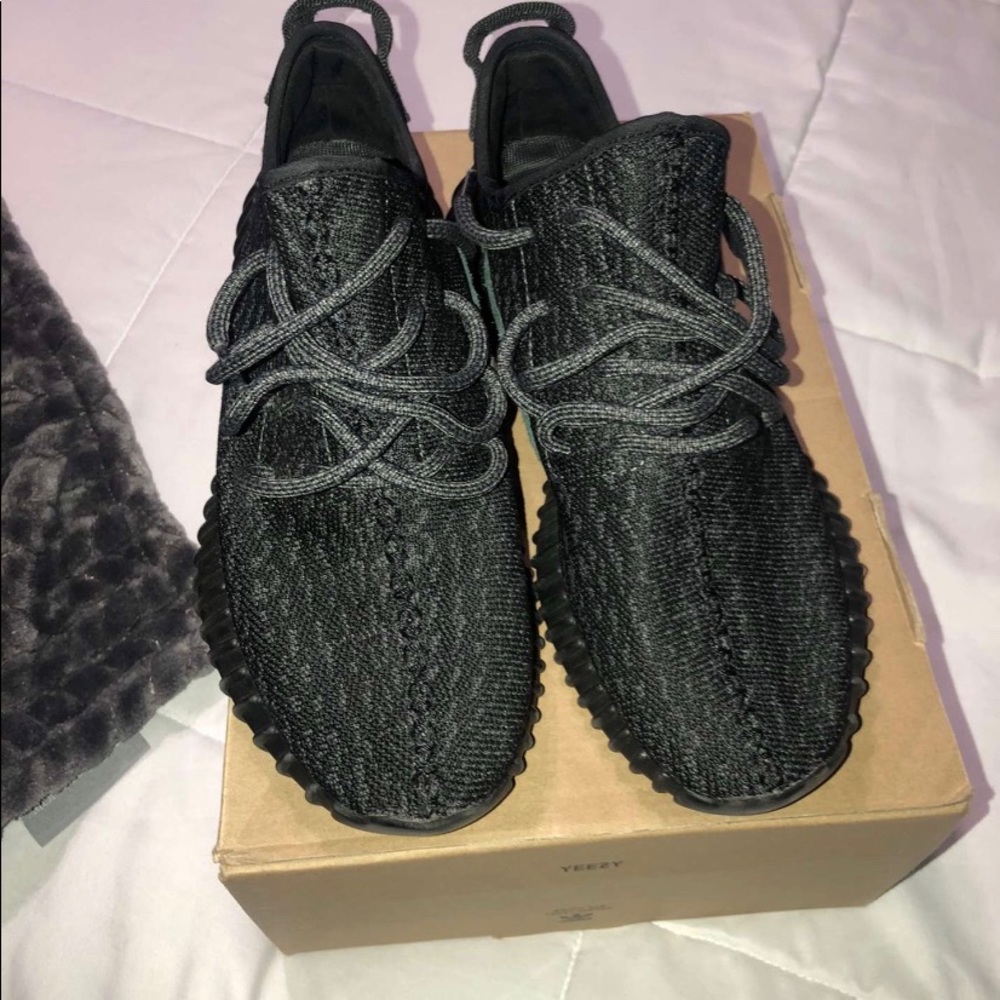 Yeezy Pirate Blacks